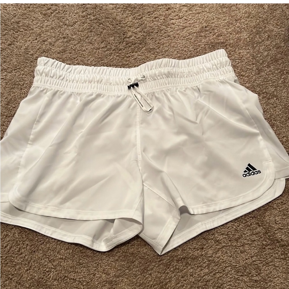 NWT WOMEN'S AEROREADY SHORTS Adidas Small white